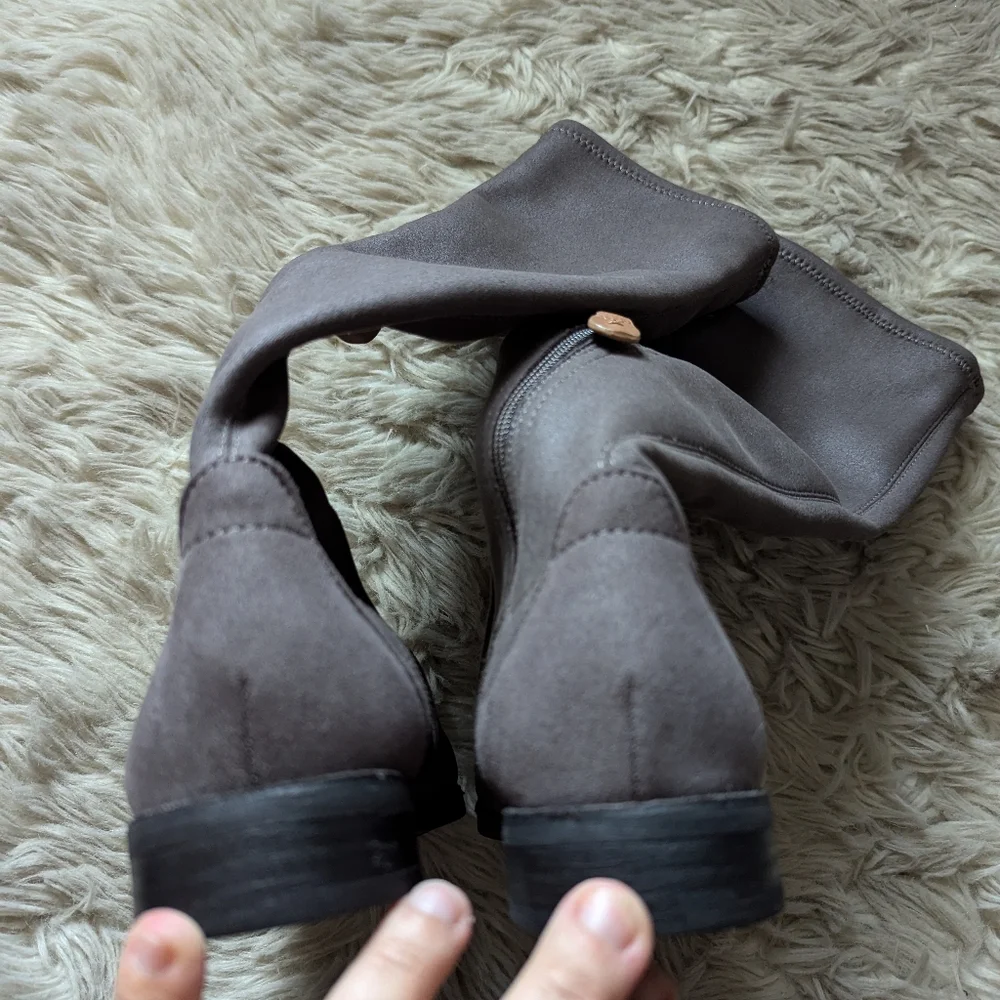 EUC Gentle Souls Emma Stretch Knee High Boots in Mineral Gray